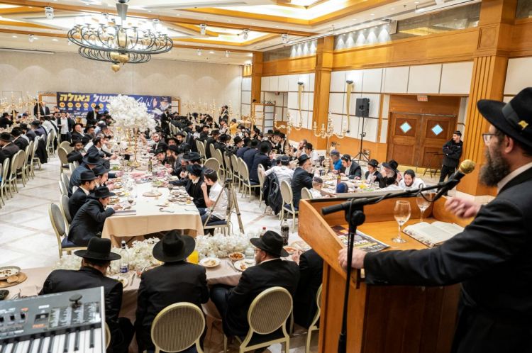 כאלפיים חסידים התוועדו ושמחו ביום טוב של דור השביעי